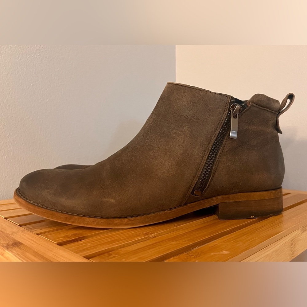 Cute Booties , great shape ! See pics!